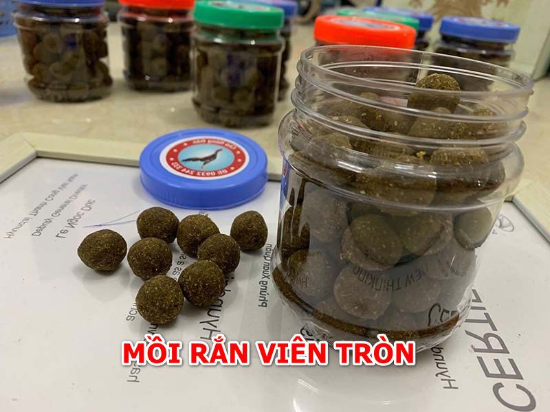 Vì sao chọn mồi rắn cho gà chọi?