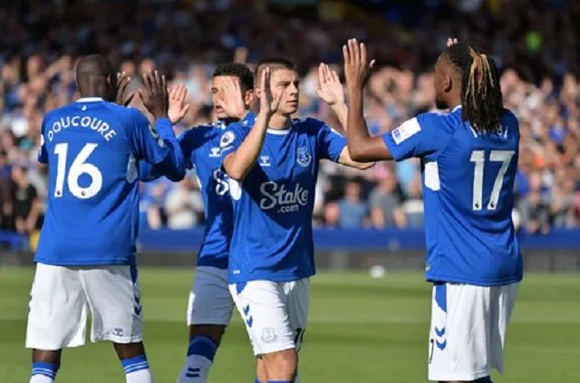 Everton gặp khó khi hành quân đến sân đấu Old Trafford