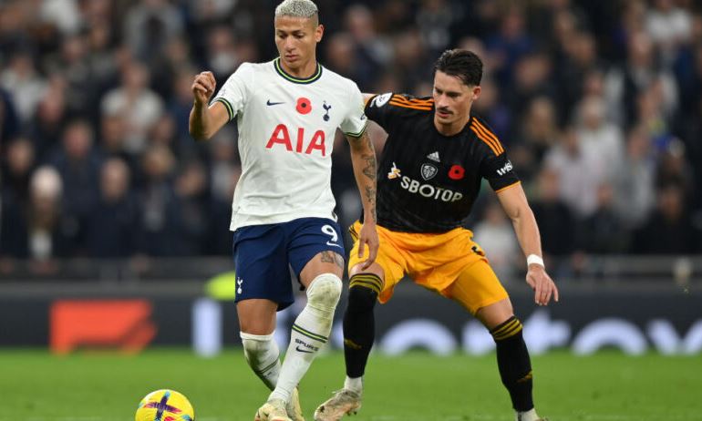 Soi kèo tài xỉu, trận đấu Leeds vs Tottenham